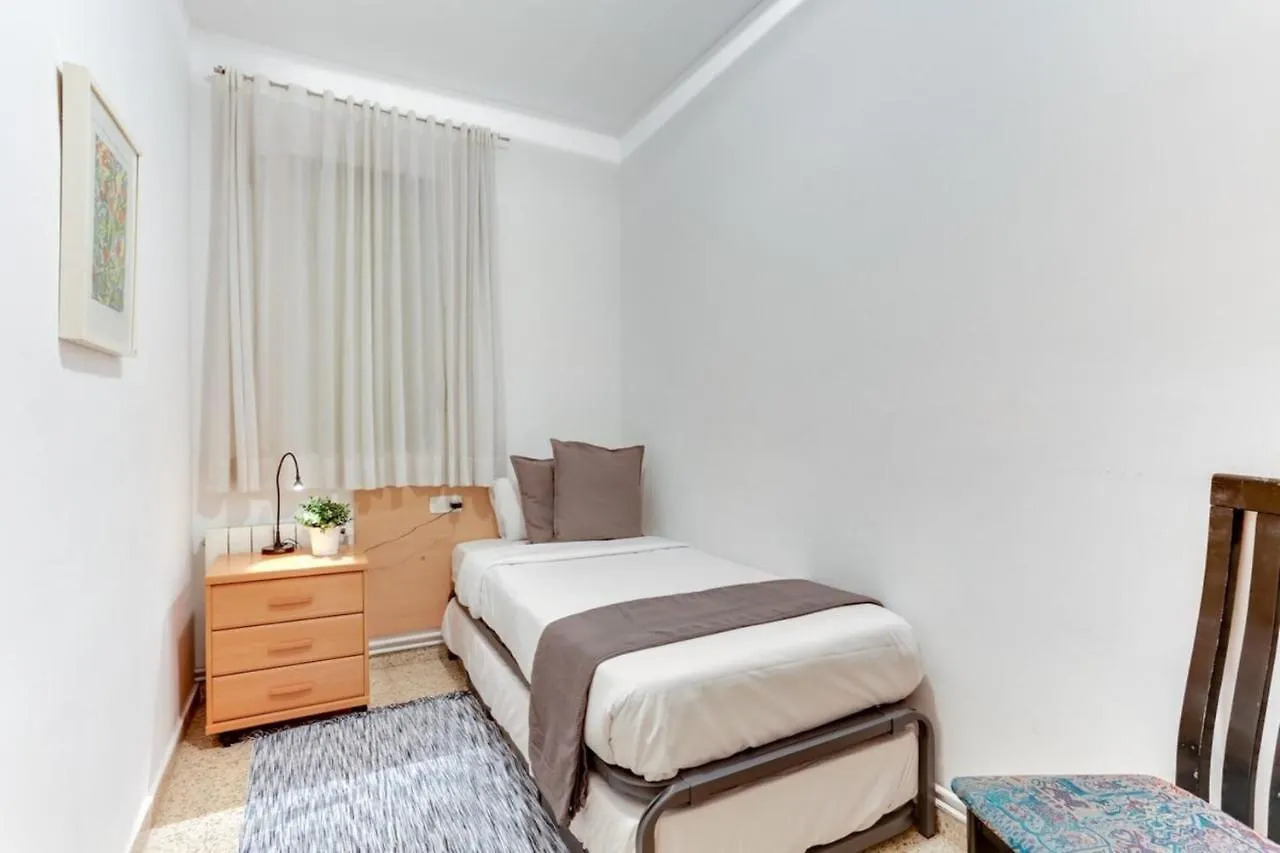 Bright And Spacious 3 Bedroom Close To The Beach برشلونة