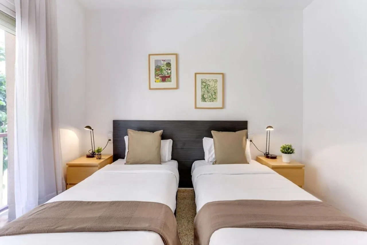 Bright And Spacious 3 Bedroom Close To The Beach برشلونة شقة