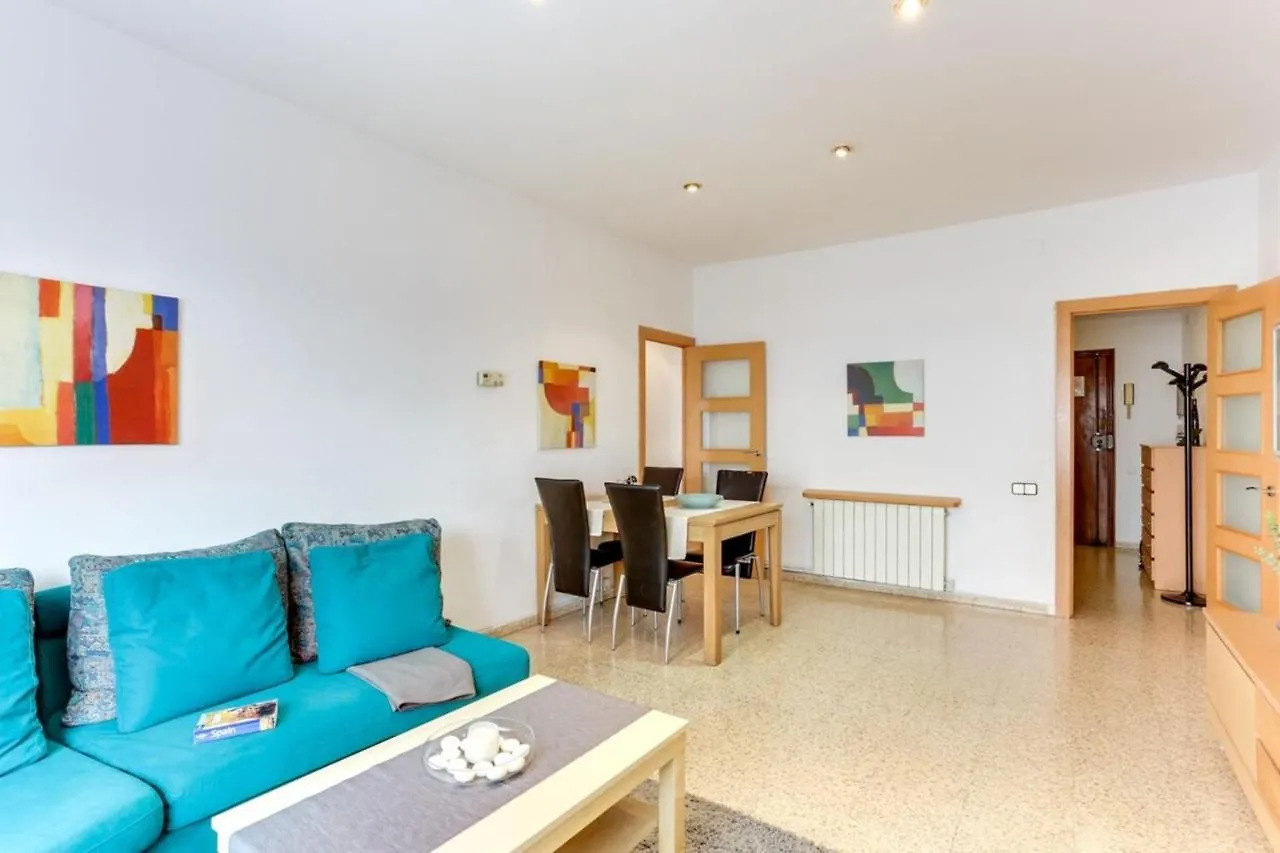اتصالات Bright And Spacious 3 Bedroom Close To The Beach 